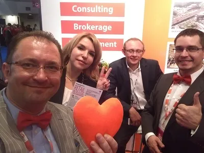 MAPIC 2014 открыт. На стенде R.7.E.20 посетителей ждут новые проекты и технологии, а также икра шампанское и фото в подарок. — иллюстрация 2.1